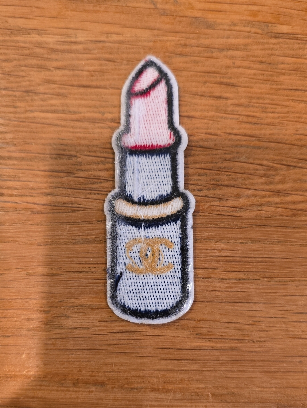 Lipstick Iron On Patch - Picture 3 of 4